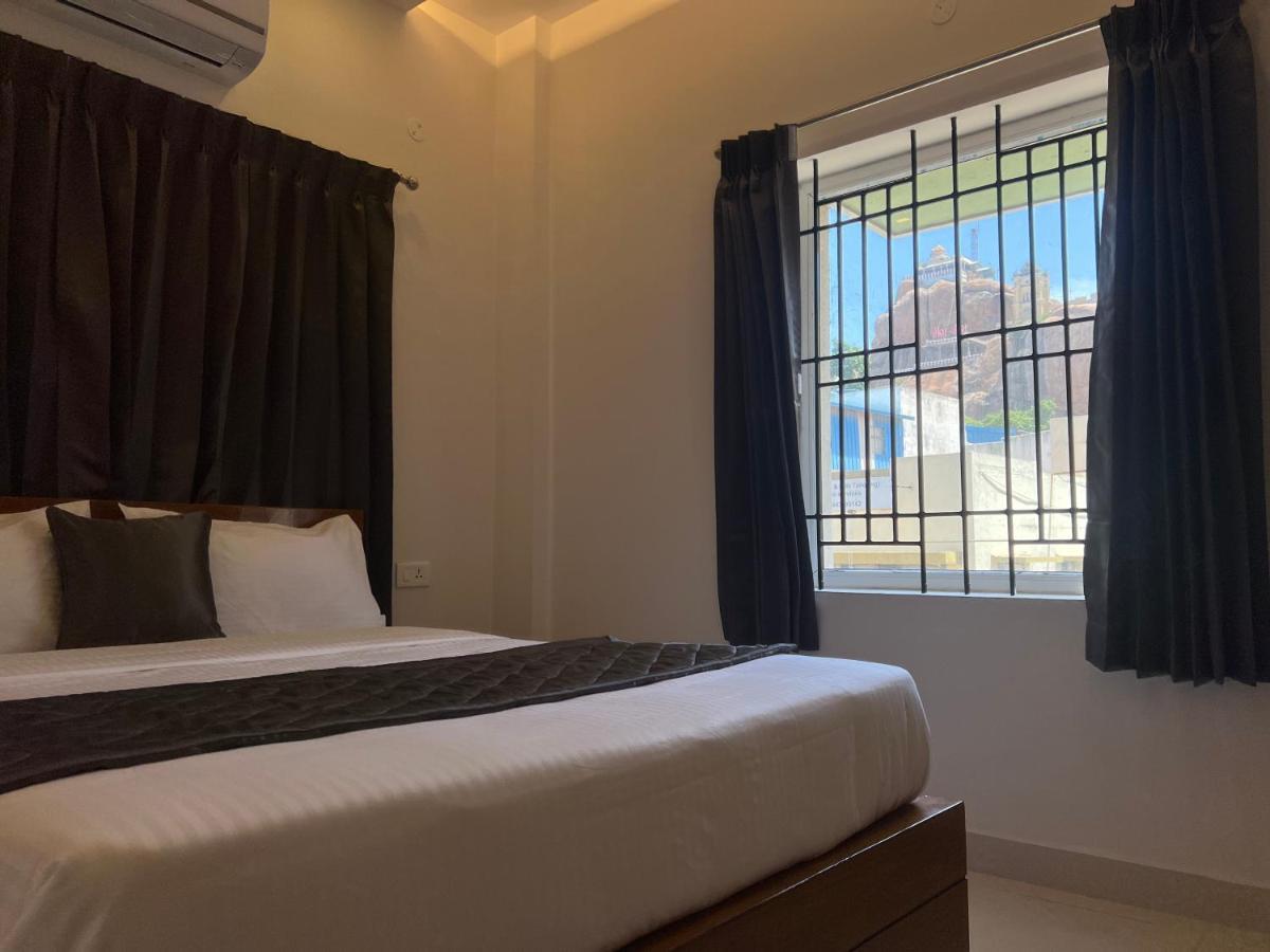 Le Hotel Host Tiruchirappalli Екстериор снимка
