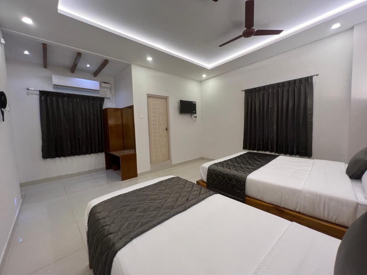 Le Hotel Host Tiruchirappalli Екстериор снимка