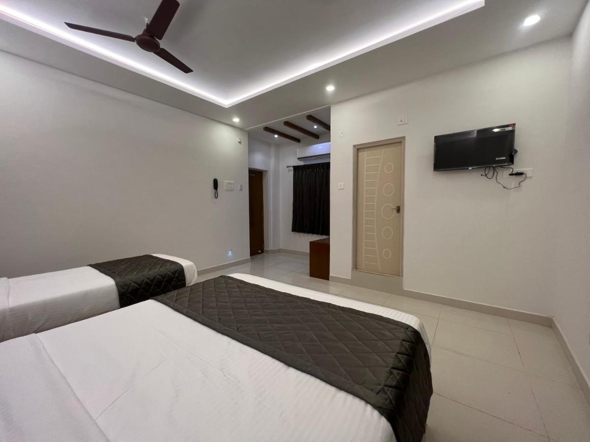 Le Hotel Host Tiruchirappalli Екстериор снимка
