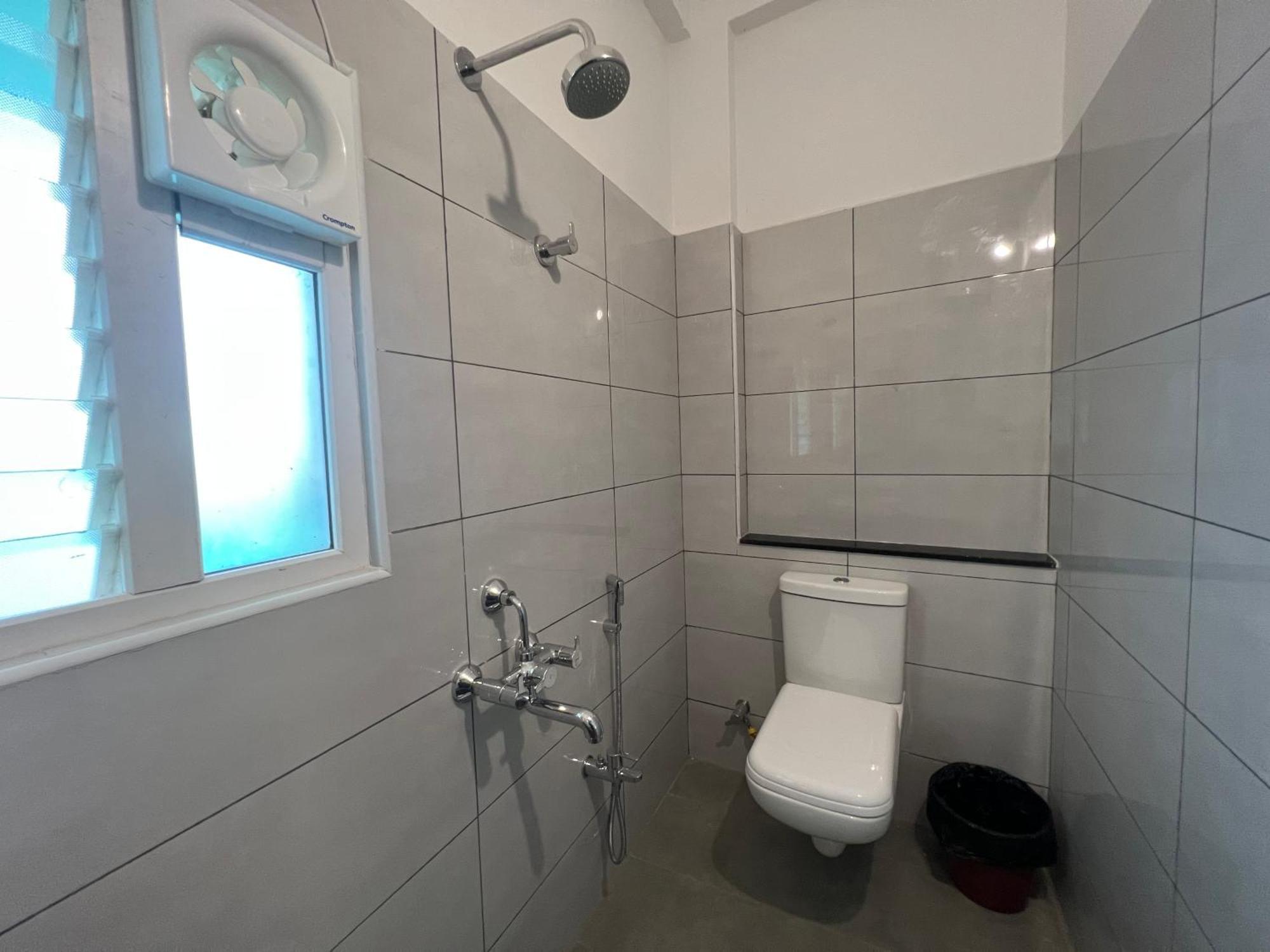 Le Hotel Host Tiruchirappalli Екстериор снимка
