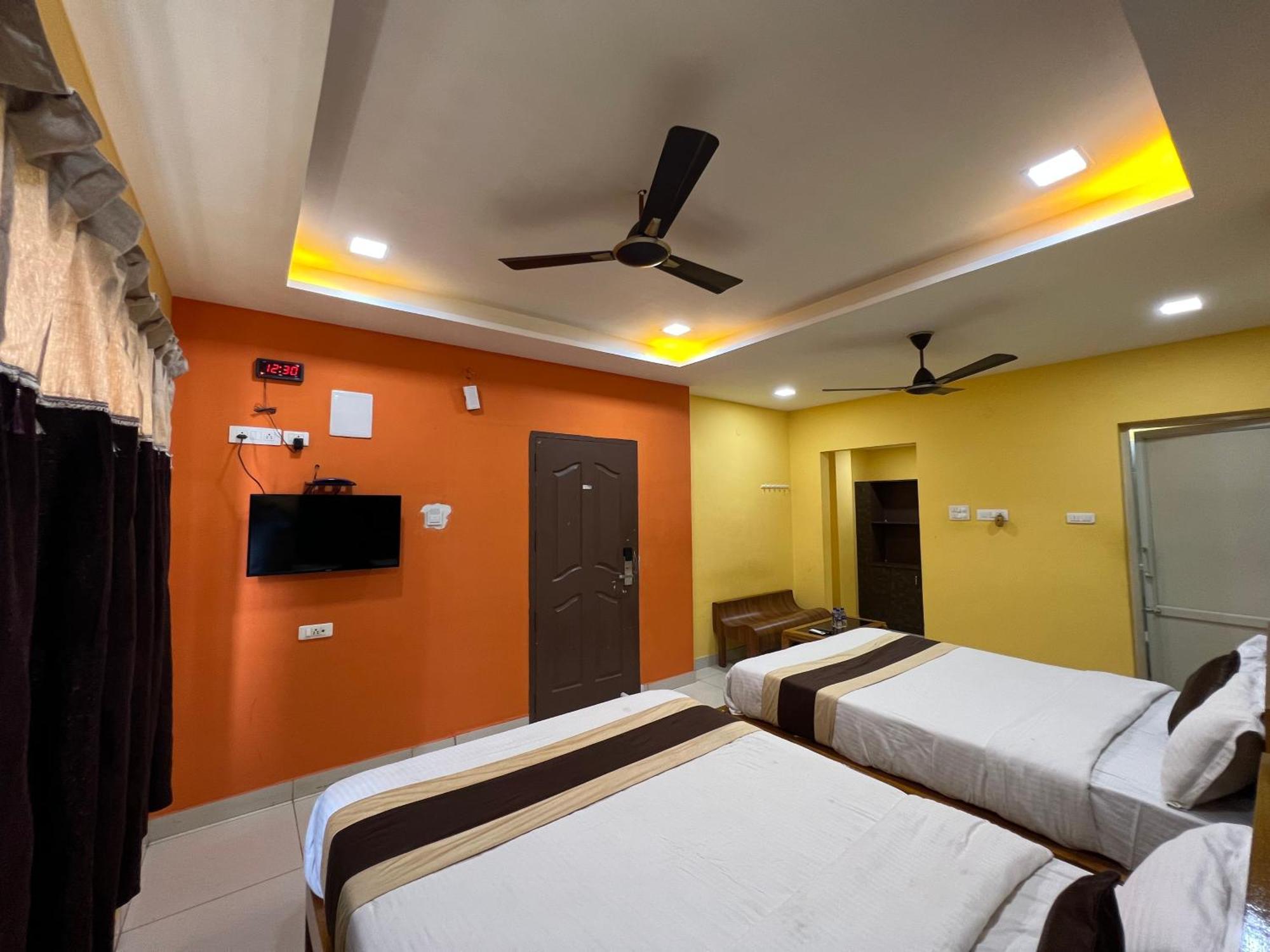 Le Hotel Host Tiruchirappalli Екстериор снимка