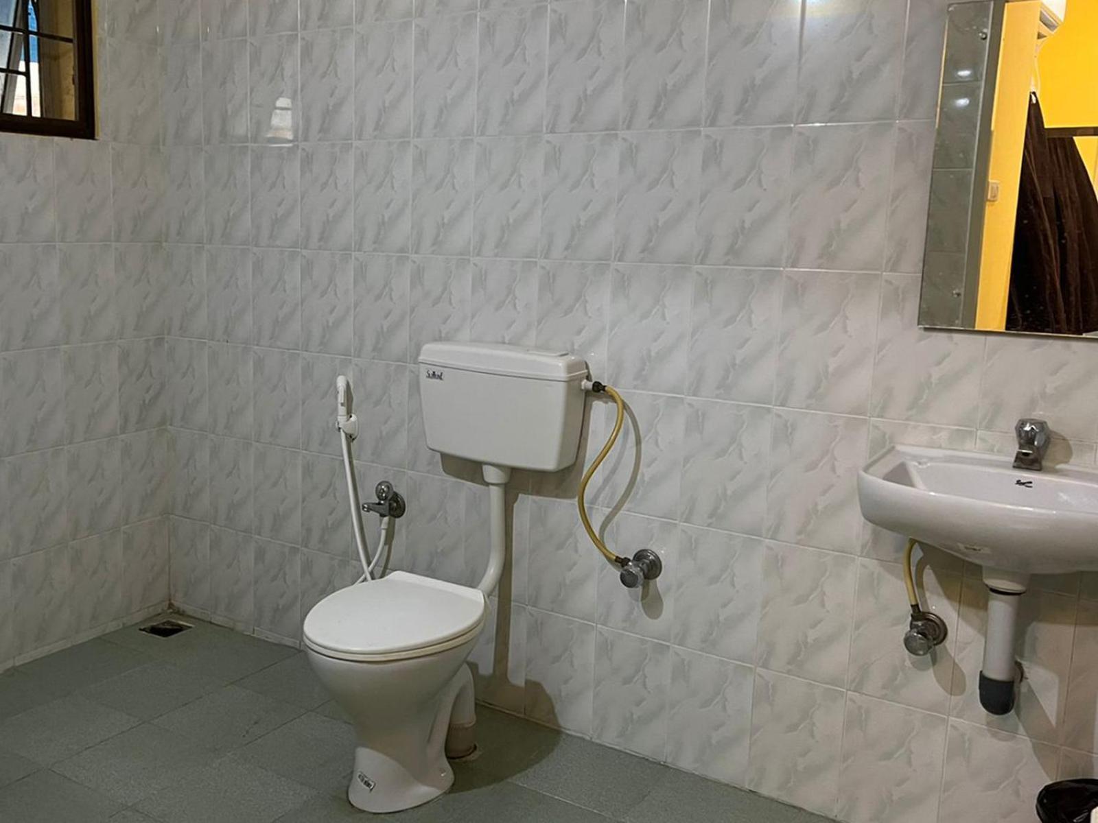 Le Hotel Host Tiruchirappalli Екстериор снимка